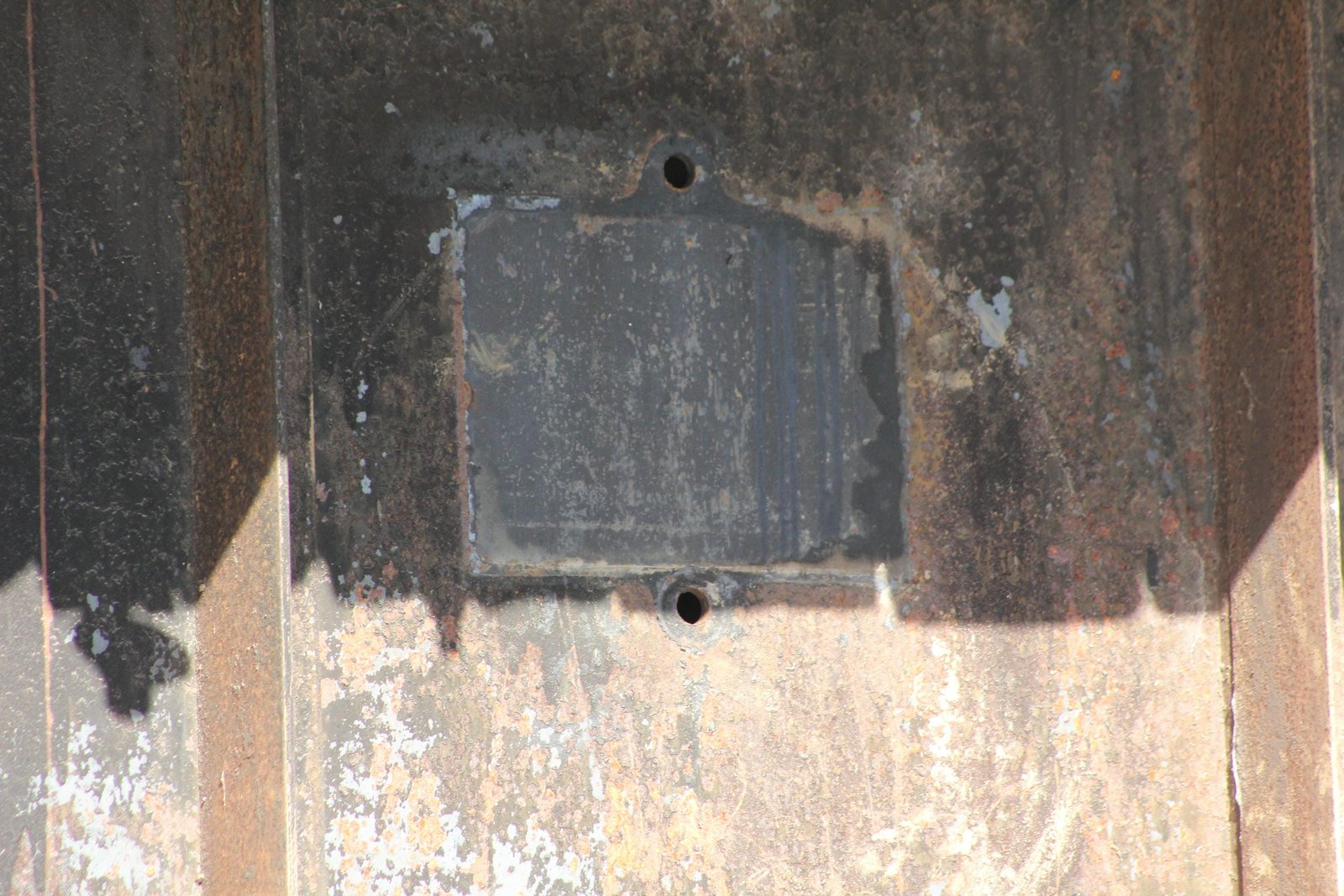 Missing plaque, north span
